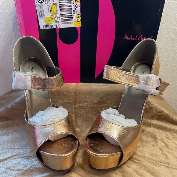 Michael Antonio Thom Gold Heels - Picture 1 of 3